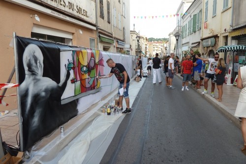 Street painting on Georges Clemenceau Avenue